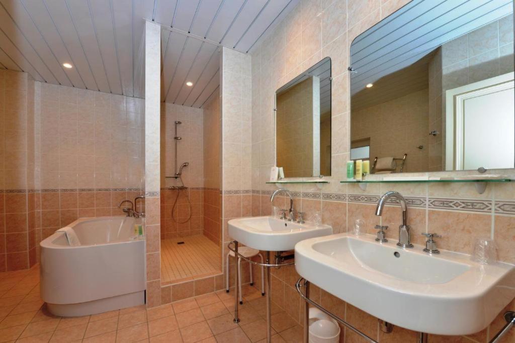 Hotel Castel Jeanson Ay-Champagne Quarto foto