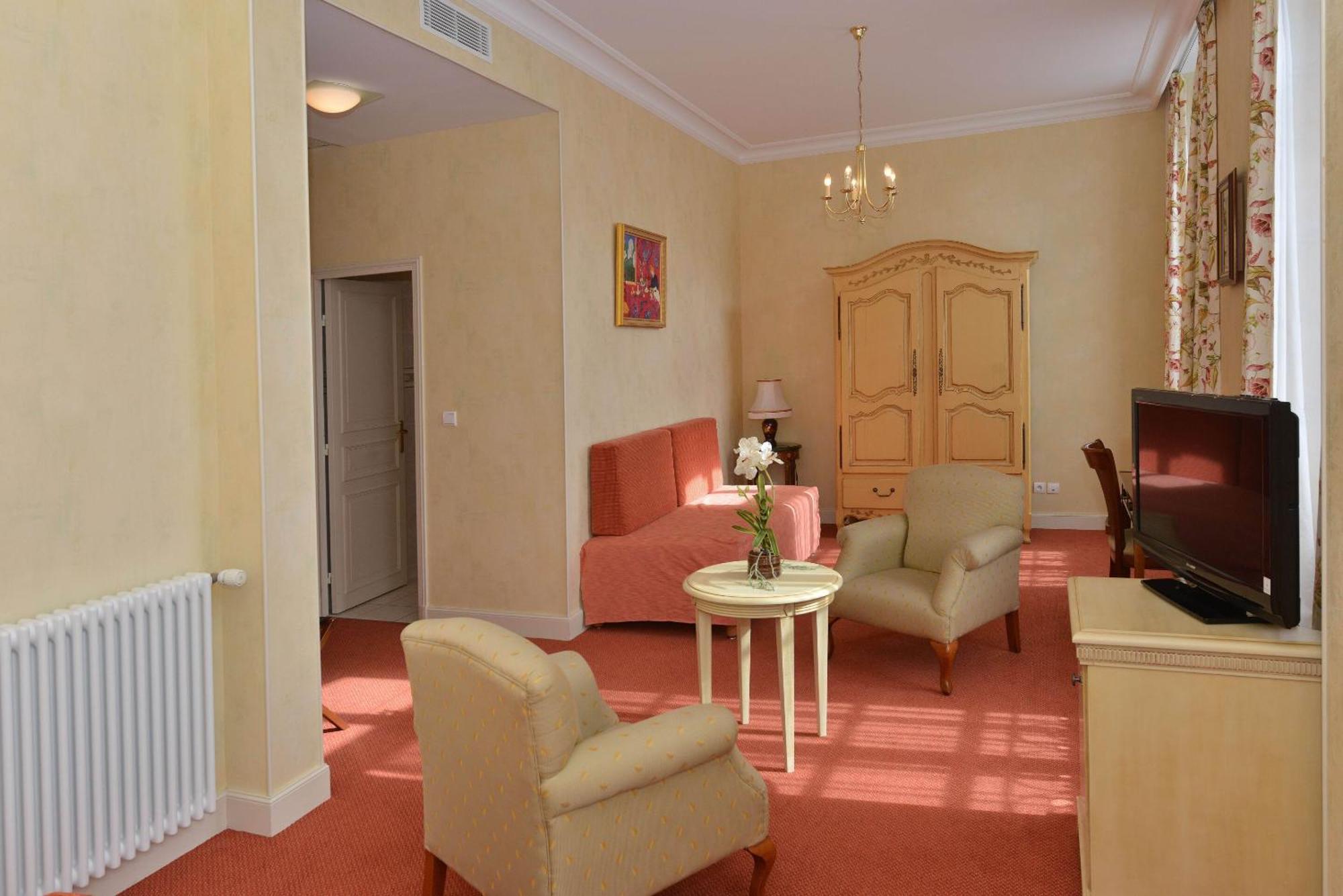 Hotel Castel Jeanson Ay-Champagne Quarto foto